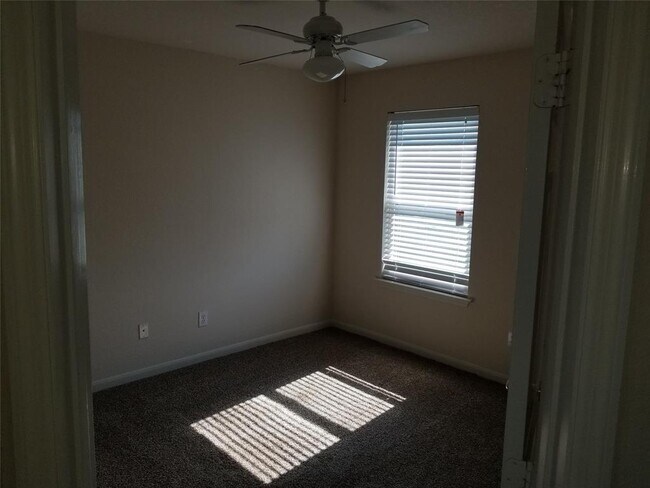 Foto del edificio - 4746 Chisholm Hol