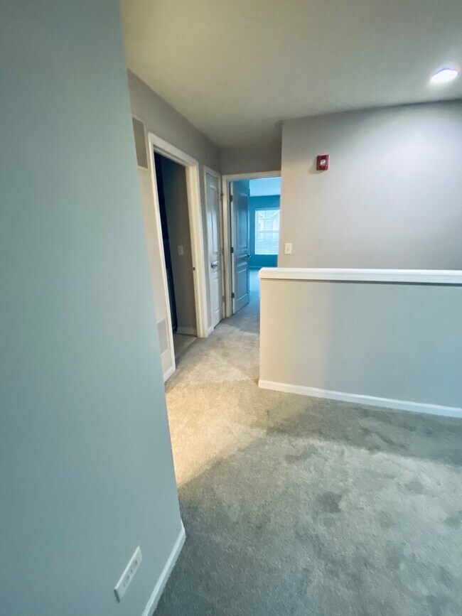 Building Photo - 337 Devoe Dr
