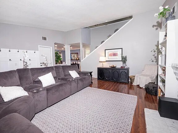 Foto del edificio - 4207 Rim Crest Dr