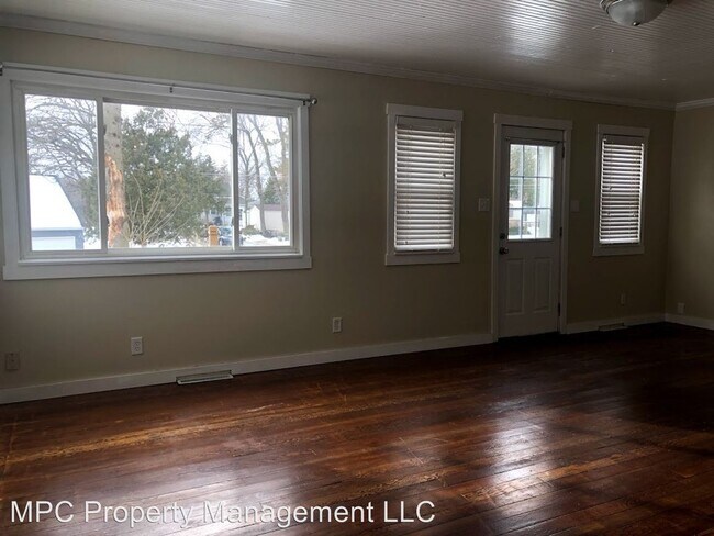 Building Photo - 3 br, 1 bath House - 34000 White Oak Drive