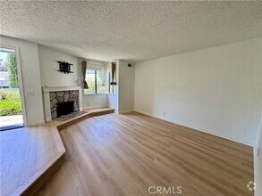 Building Photo - 4 Viento Dr