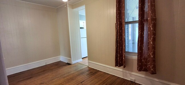 Foto del edificio - Short Term 2 Bed 1 bathroom Rowhome in Col...