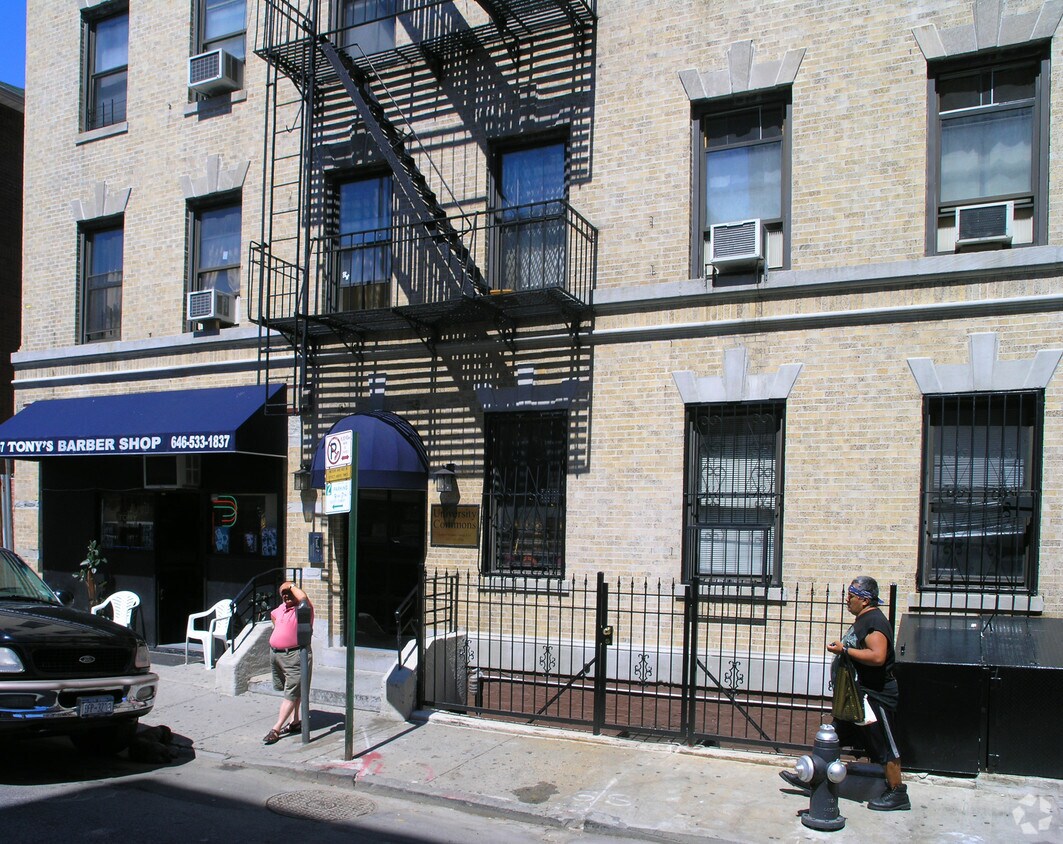 Foto del edificio - 2367 Hughes Ave
