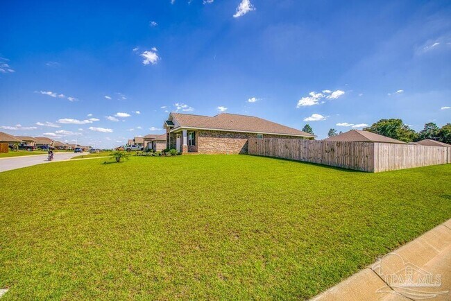 Building Photo - 9336 Tara Cir