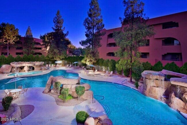 Building Photo - 4303 E Cactus Rd