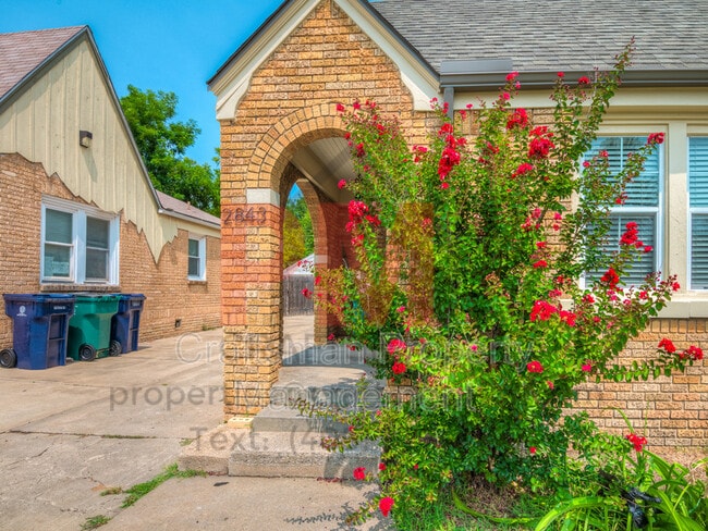 Building Photo - 2843 NW 18th St
