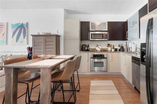 Foto del edificio - 500 NE 29th St