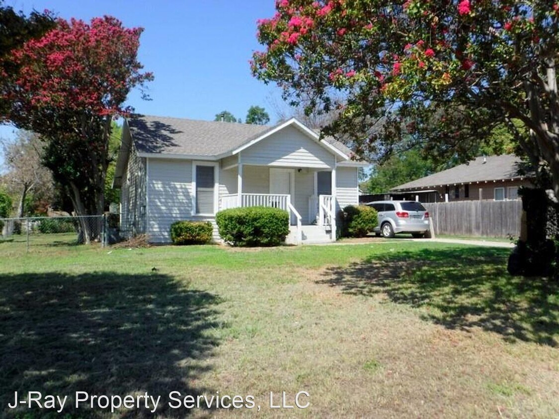 Primary Photo - 2 br, 1 bath House - 218 Broadmoor Avenue