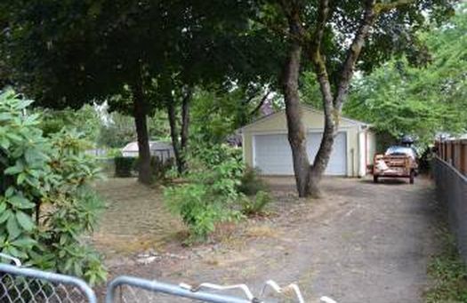 Building Photo - Wonderful Cottage 3 Blocks from Beaverton ...