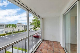 Building Photo - 6295 Bay Club Dr