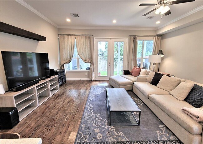 Building Photo - 3301 Omega St