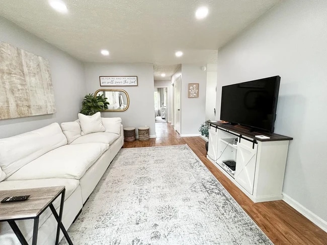 Foto del edificio - 1209 Mount Rushmore Way