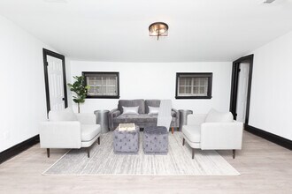 The Lyn at 608 Cathedral Street photo'