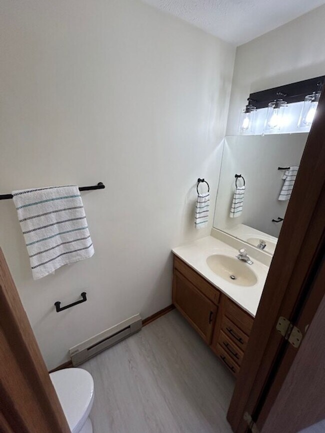 Building Photo - 2-Bedroom Townhome in Troy, OH - Available Now!