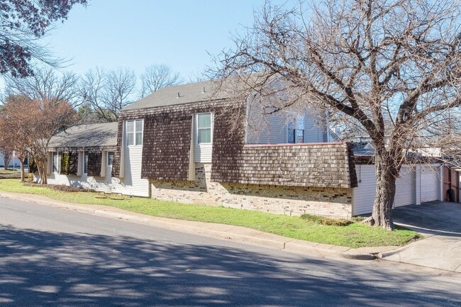 Photo - 5700 Pershing Ave House