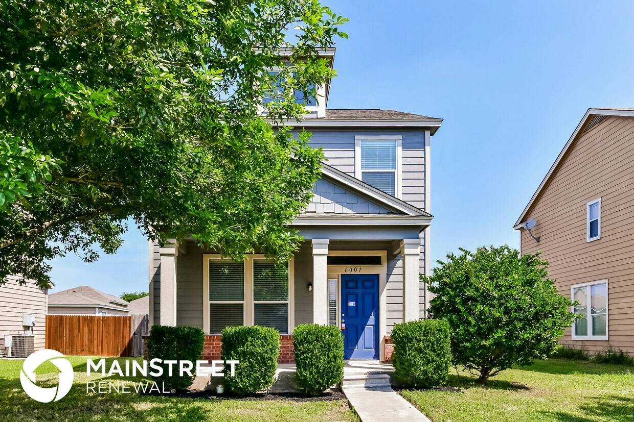 Foto principal - 6007 Midcrown Dr