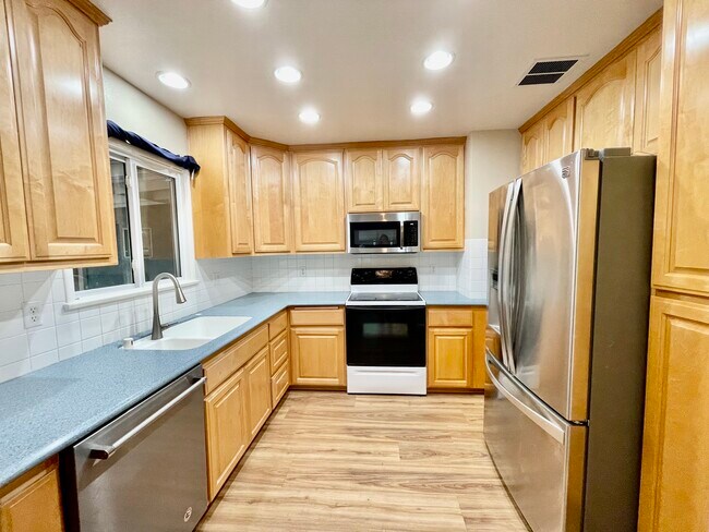 Kitchen - 4805 Beatty Dr
