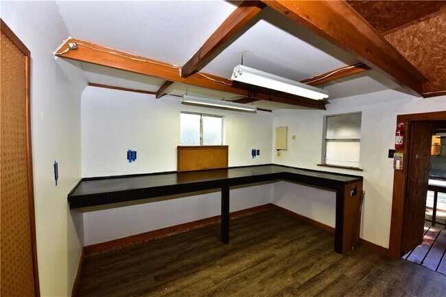 Building Photo - 2102 Lanier Dr