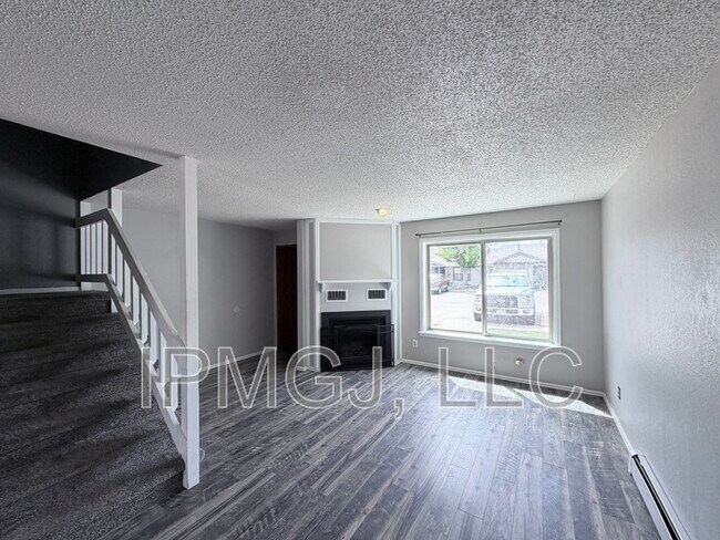 Building Photo - 1305 Wellington Ave