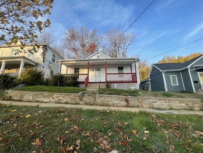 Photo - 852 Brook St House