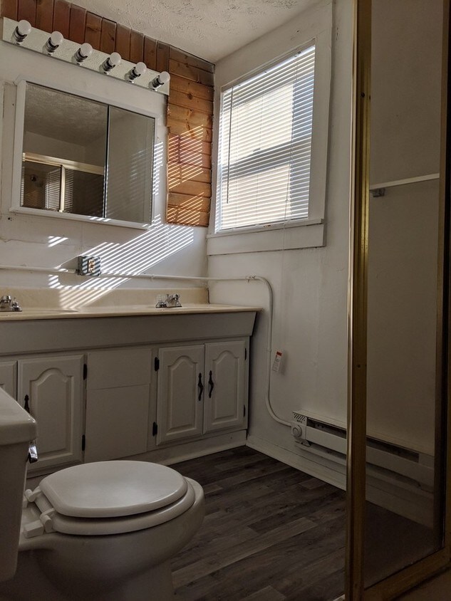 Foto del edificio - RIVERVIEW-SOUTH OMAHA-MOVE-IN SPECIAL