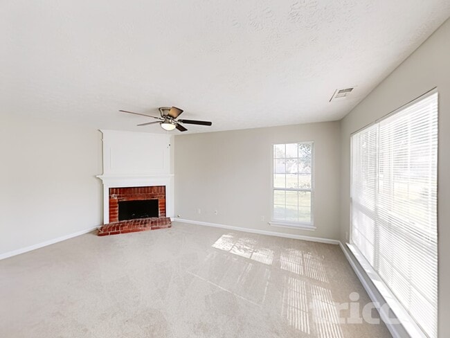 Building Photo - 936 Edgewood Ln