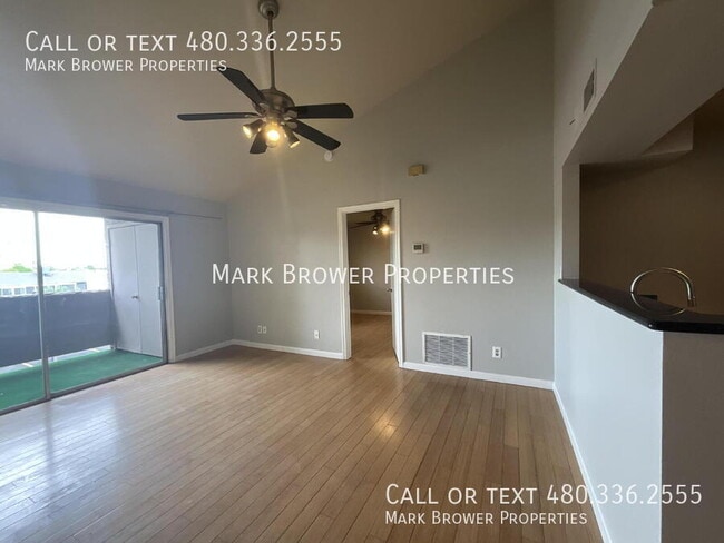 Building Photo - 623 W Guadalupe Rd
