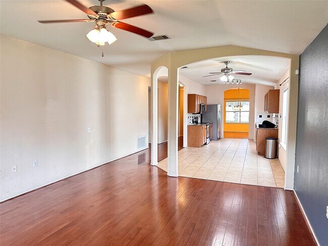 Building Photo - 6017 Nelson Oaks Dr