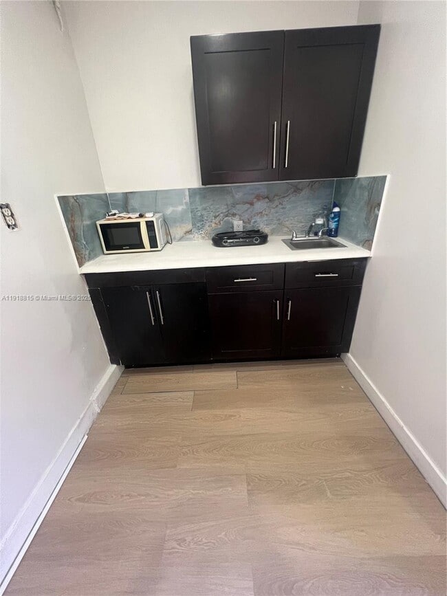 Foto del edificio - 8480 NW 14th St