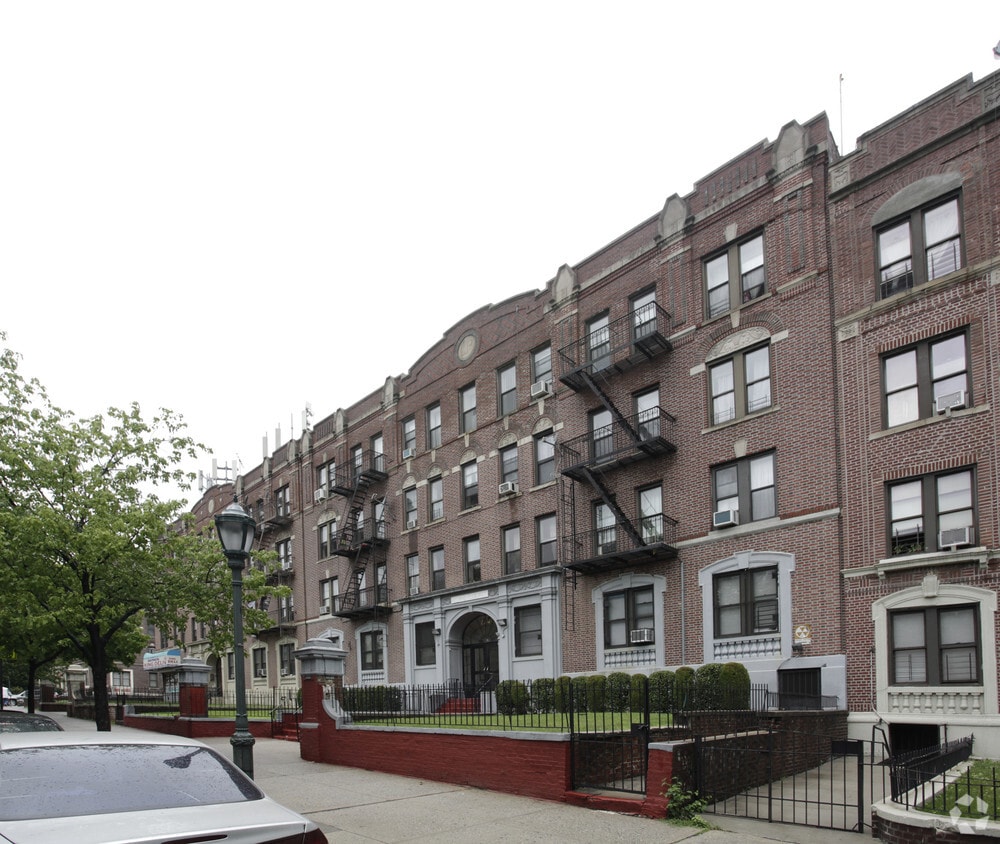 Primary Photo - Rose Court