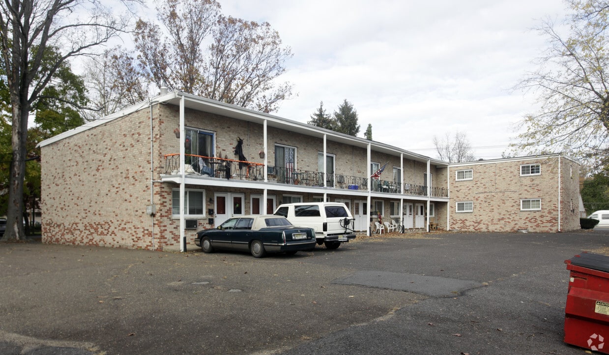 Primary Photo - Station Court Apartments