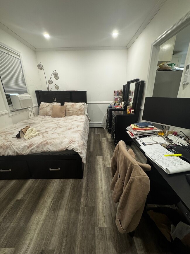 Building Photo - 109-11-111 205th St