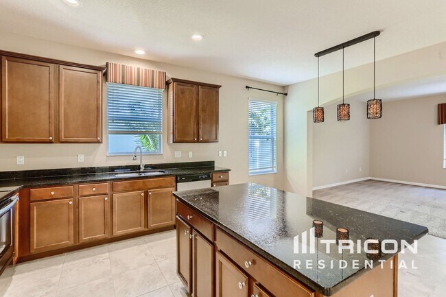 Foto del edificio - 5311 Shasta Daisy Pl