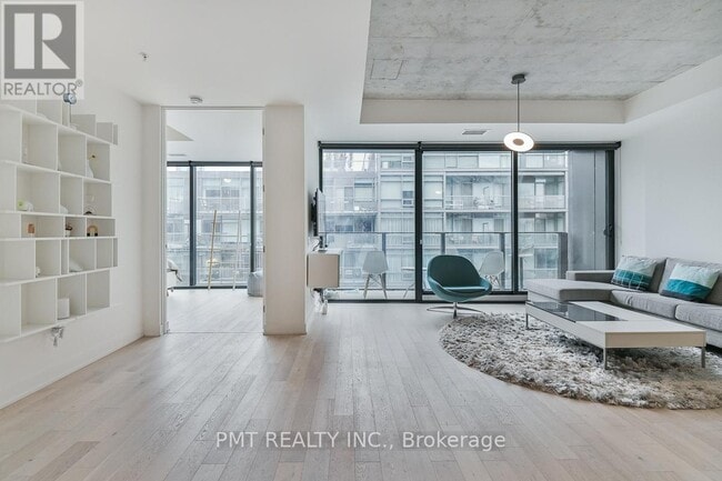 Building Photo - 38 Stewart St