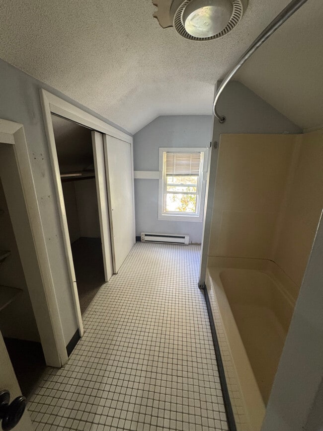 Bathroom Unit 3 - 10 Church St