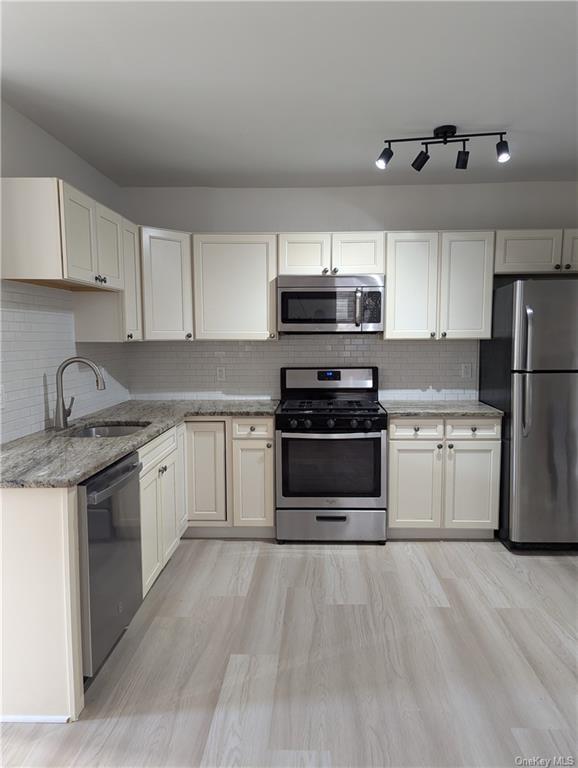Foto principal - 42-44-44 S Mesier Ave