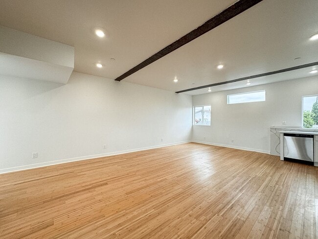 Building Photo - Tremont Three