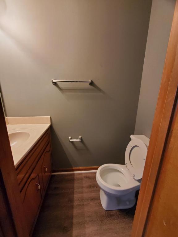 Building Photo - 530 Hietts Lane, Apt B.