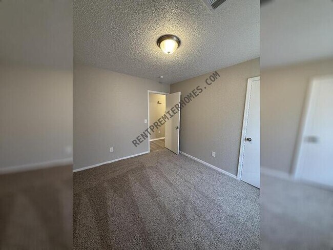 Foto del edificio - 7413 NW 125th St