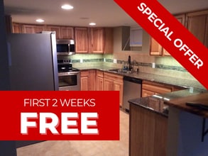 Building Photo - 404 E Oak St