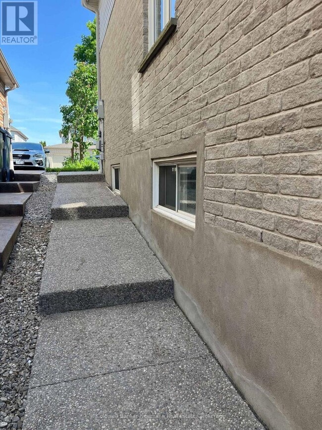 Building Photo - 198 Summerfield Dr
