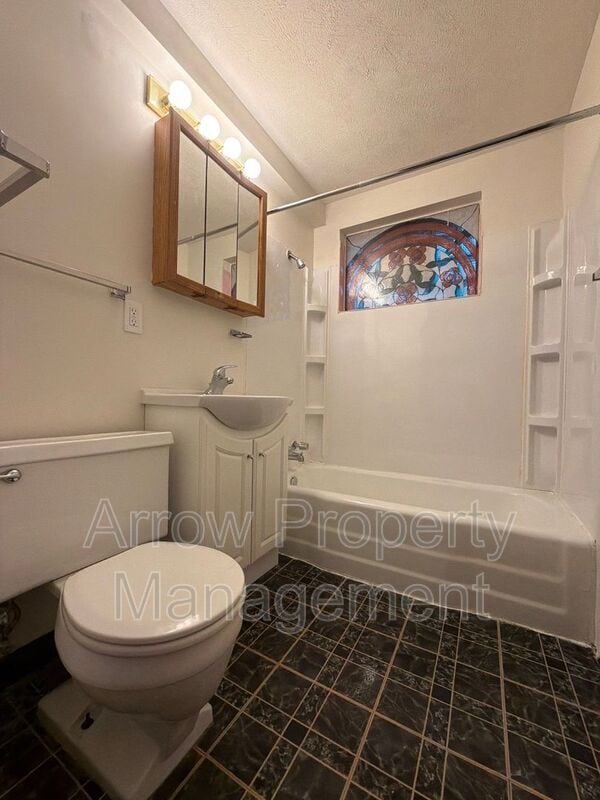 Building Photo - 1424 S 20th St