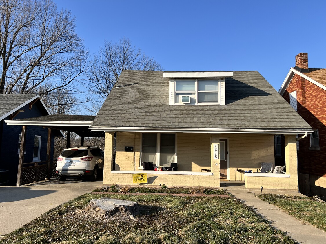 4 bed/2 bath single family house w/deck, car port, large front porch - 1218 Saint Marys Blvd