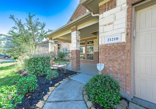 Foto del edificio - 21210 Flowering Dogwood Cir