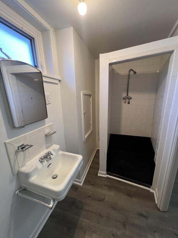 Foto del edificio - 1725 E 21st St