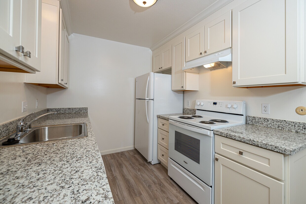 Foto principal - 46711 Crawford St