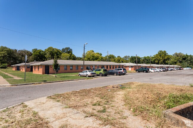 Building Photo - Norwood Plaza Apartments