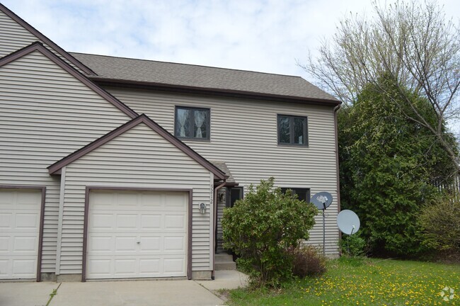 Building Photo - 5212 Rustling Oaks Ln
