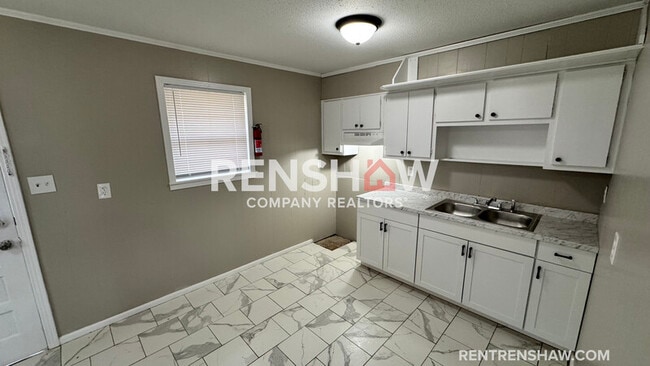 Foto del edificio - 249 Navy Dr