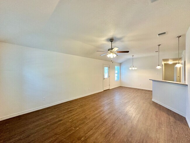 Foto del edificio - 304 Harley Dr